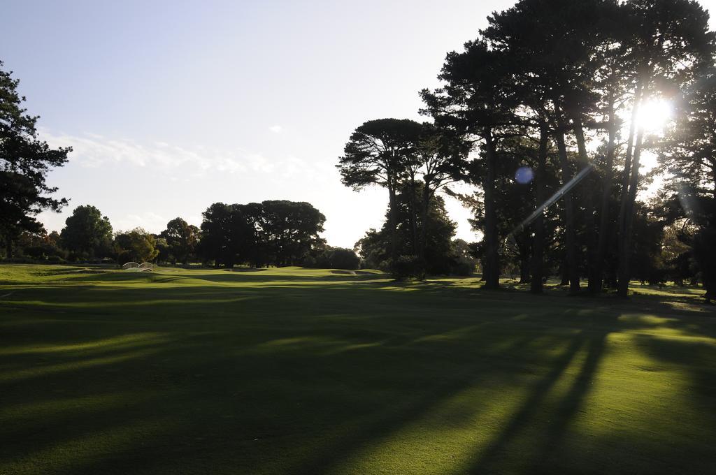 Fairways Resort Rosebud Bagian luar foto