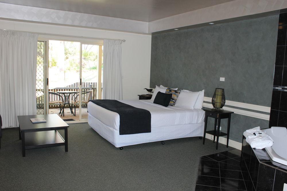 Fairways Resort Rosebud Bagian luar foto