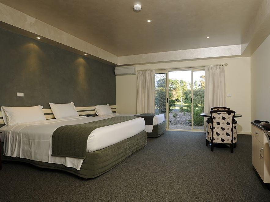 Fairways Resort Rosebud Bagian luar foto