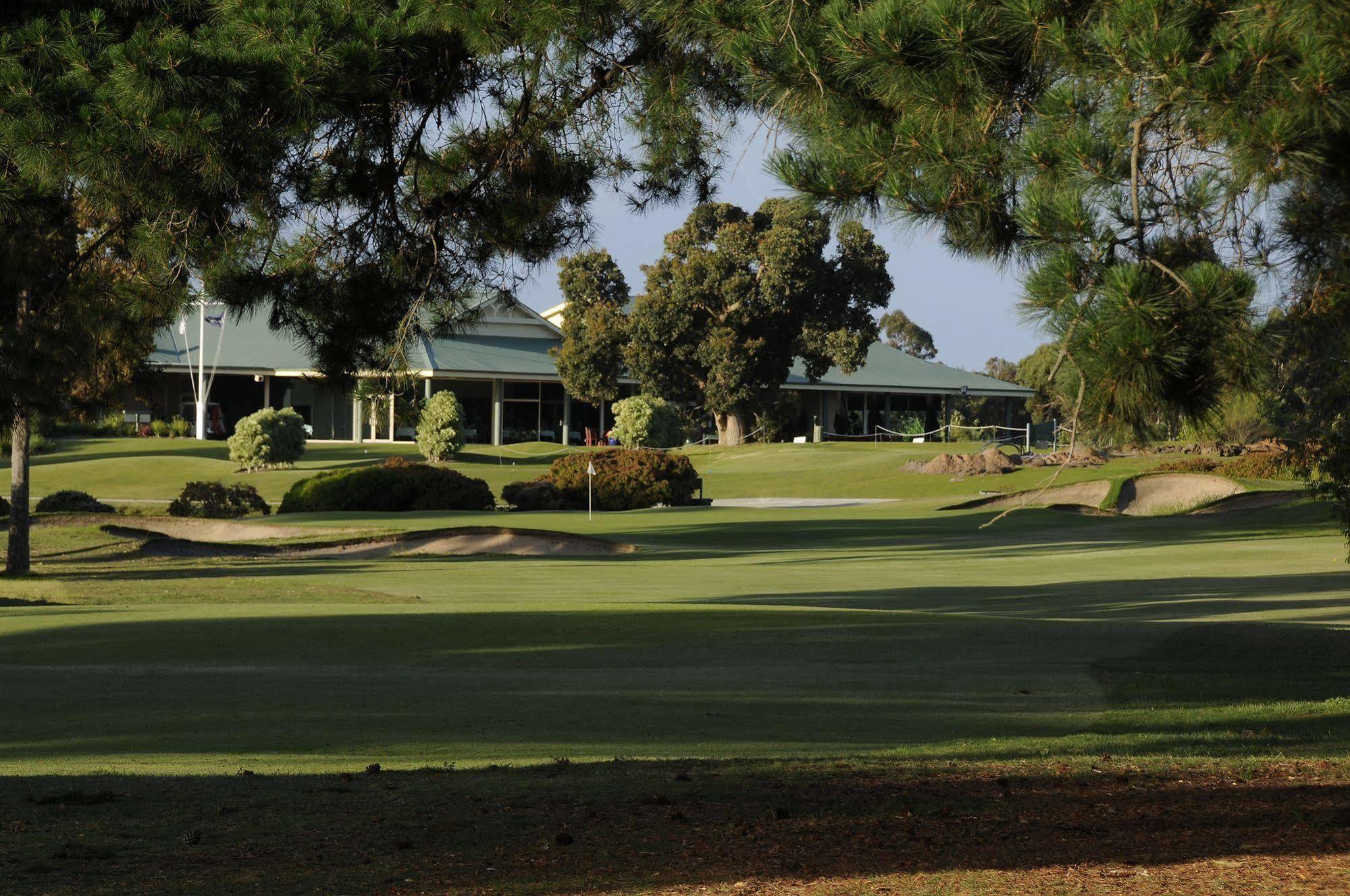 Fairways Resort Rosebud Bagian luar foto