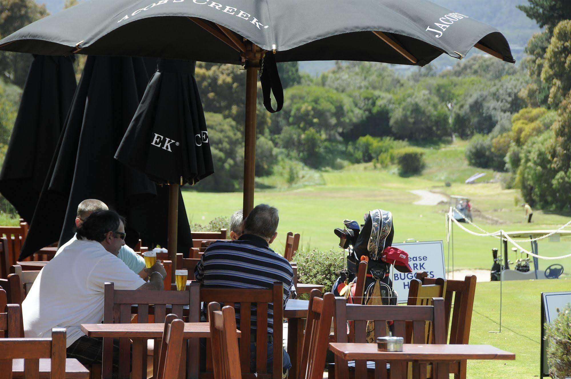 Fairways Resort Rosebud Bagian luar foto