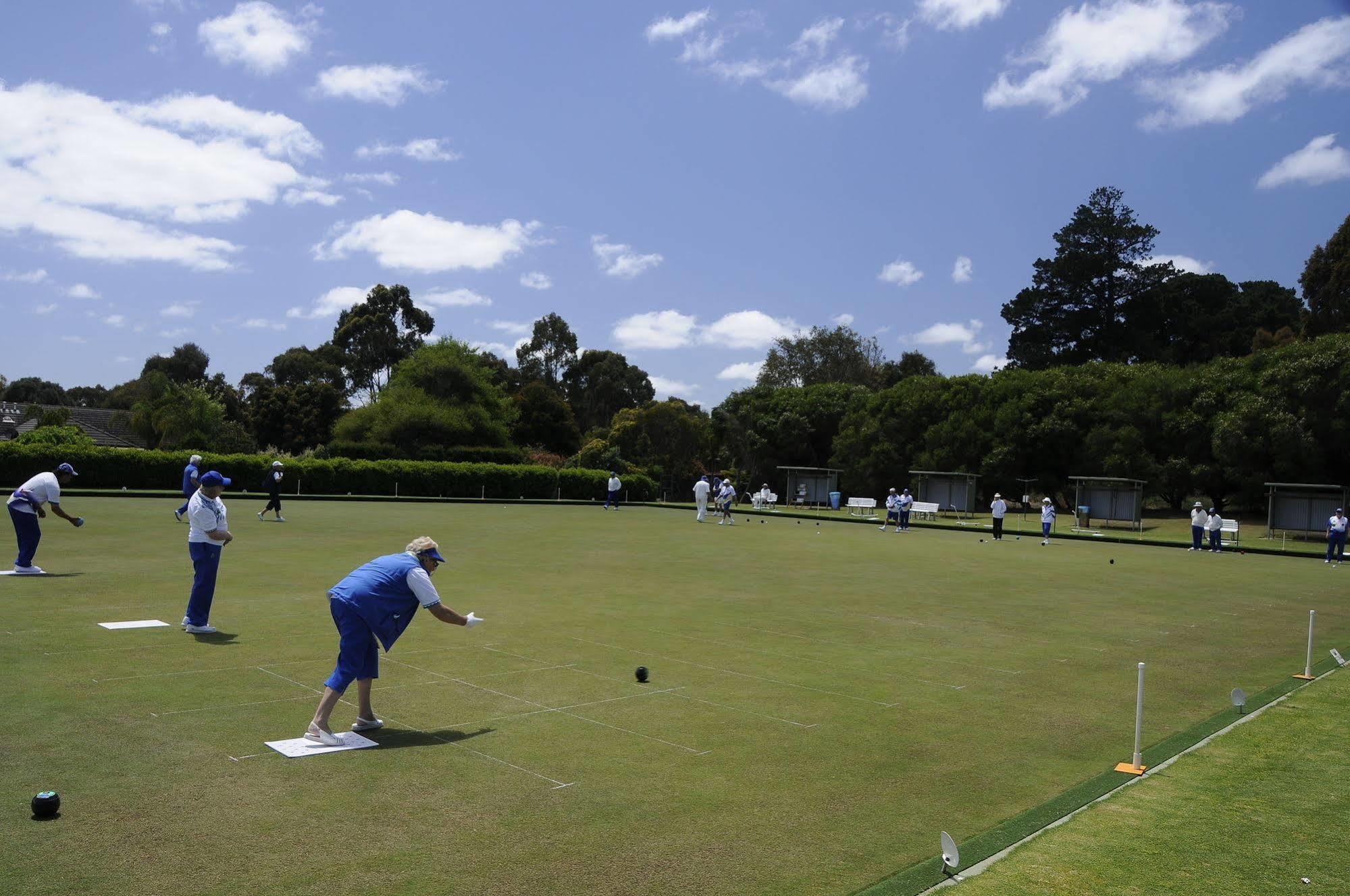 Fairways Resort Rosebud Bagian luar foto