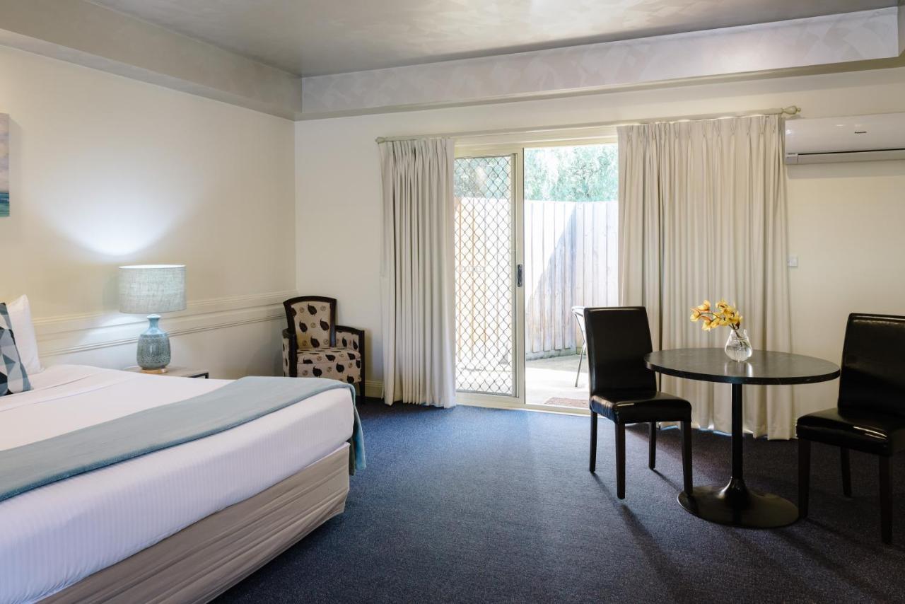 Fairways Resort Rosebud Bagian luar foto