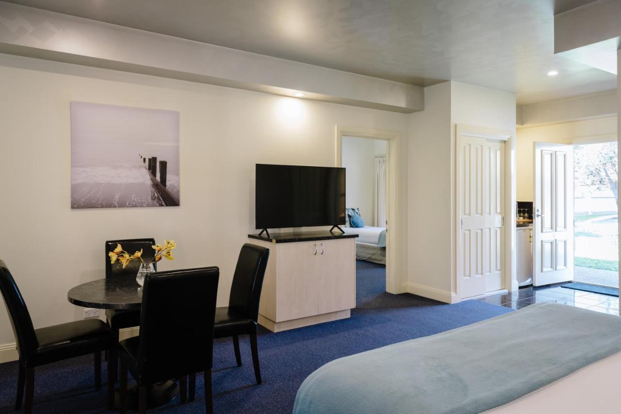 Fairways Resort Rosebud Bagian luar foto