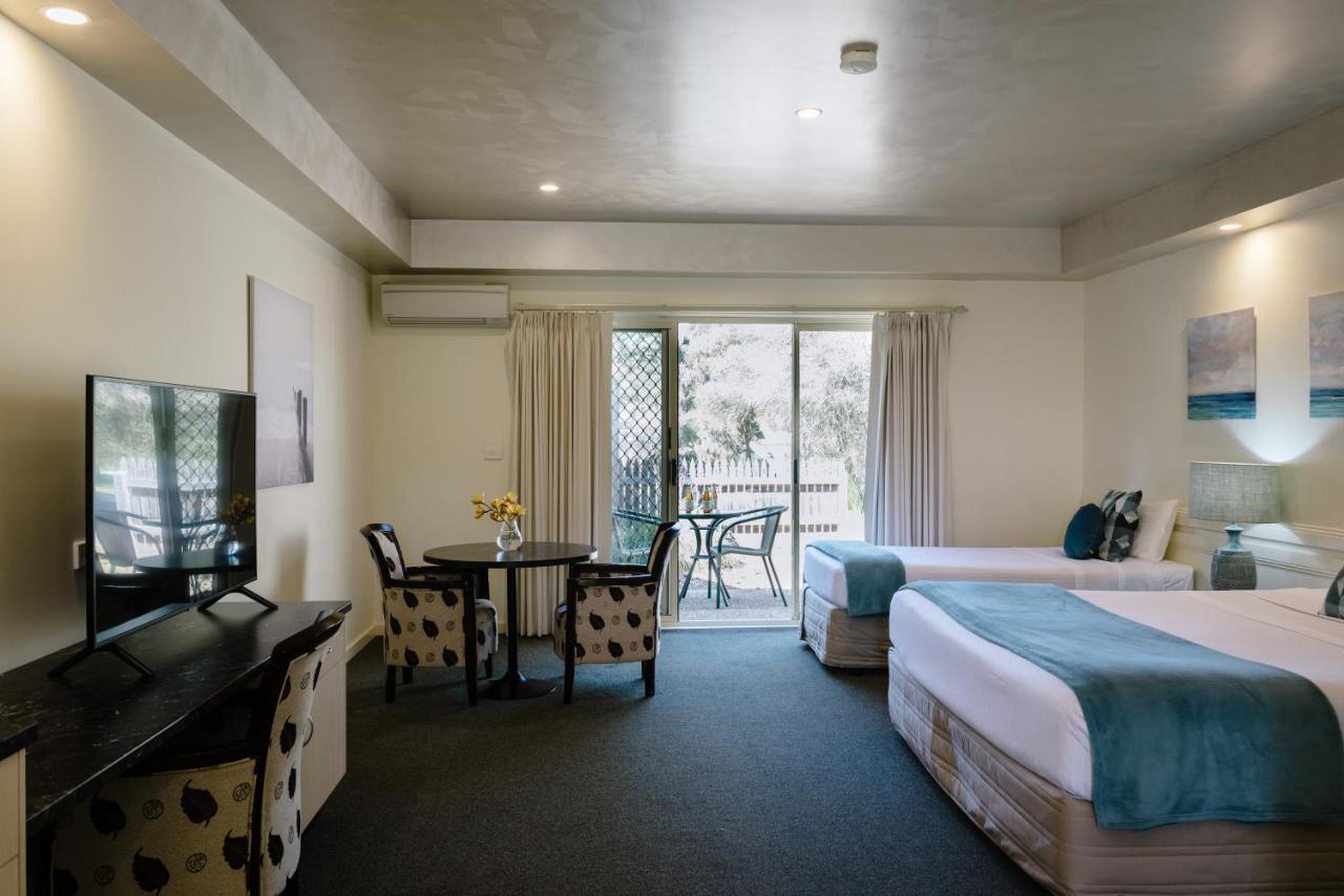 Fairways Resort Rosebud Bagian luar foto